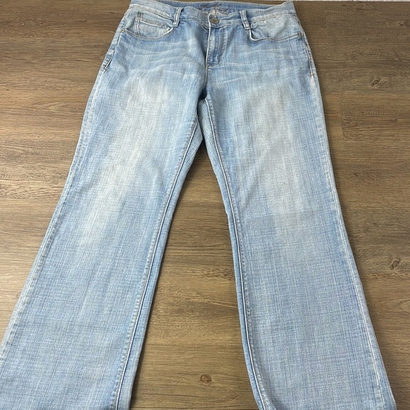 Foster Jeans Co Women’s High Rise Light Wash Boot Cut Jeans, size 12 - Picture 7 of 13